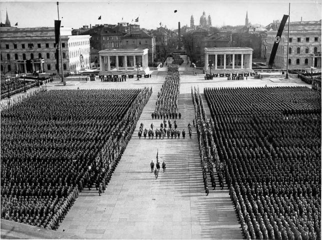 03_Königsplatz_parata_3) badische-zeitung